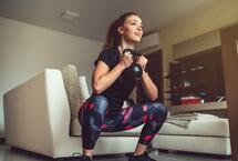 Kalóriagyilkos Kettlebell edzés nőknek – Ezekkel a gyakorlatokkal garantált az izzadás!