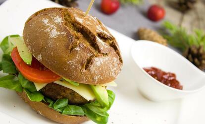 Gombaburger recept: Hamburger a diéta alatt is! Finom, egészséges és húsmentes hamburger!