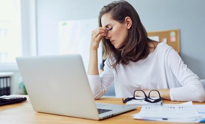 Mit tehetsz a stresszes fogcsikorgatás ellen? Stressz és a fogcsikorgatás: Mit tegyél ellene?