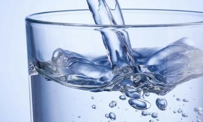 Elképesztő előnyökkel jár ha mindennap iszol vizet