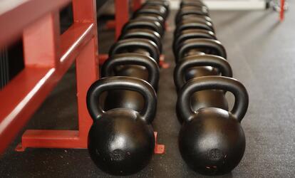 A legjobb kettlebell edzésterv Az egyik legjobb kettlebell edzésprogram, teszteltük, merem ajánlani mindenkinek