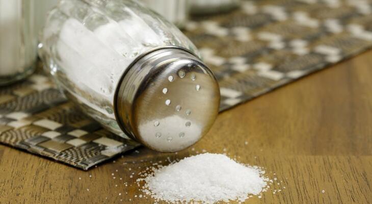 Mi történik a testünkkel, ha túl sok sót fogyasztunk?