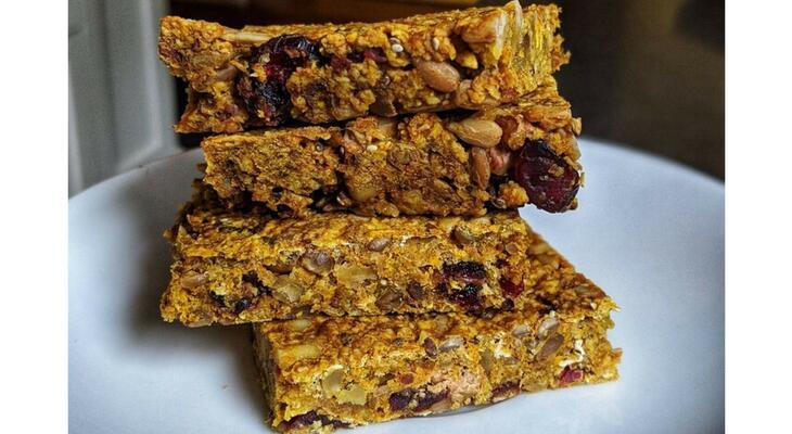 Egészséges zabszelet és energiagolyó recept Fogyás a cél, mégis csokoládén él? - Ezt a receptet próbáld ki!