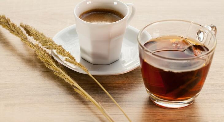 Érvek a tea- és kávéfogyasztással kapcsolatban Tea vagy kávé? Itt vannak az érvek!
