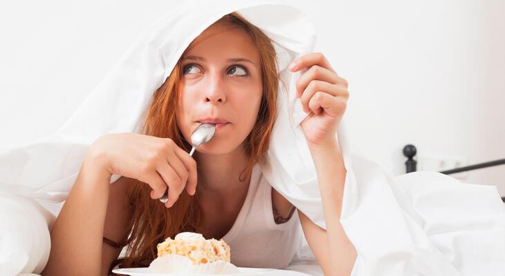 egészséges nassolnivalók lefekvés előtt éjszakai snackek