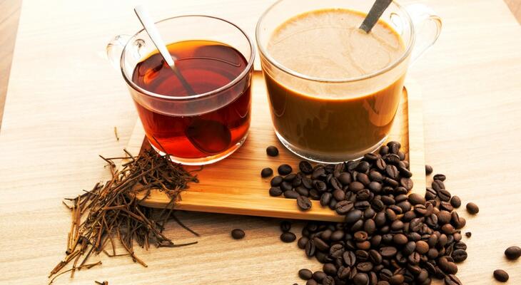 Érvek a tea- és kávéfogyasztással kapcsolatban Tea vagy kávé? Itt vannak az érvek!
