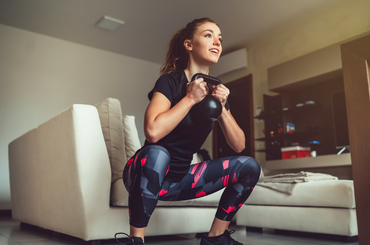 Kalóriagyilkos Kettlebell edzés nőknek – Ezekkel a gyakorlatokkal garantált az izzadás!