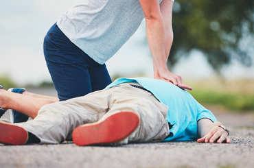 Újraélesztés (CPR) egyszerűen, 3 lépésben